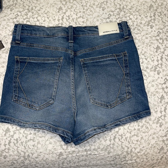Kendall + Kylie The Drifter High Rise Shorts - Picture 3 of 3